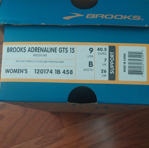 Women's Brooks Adrenaline GTS15 Size 9 w/ original box - Picture 8 of 8